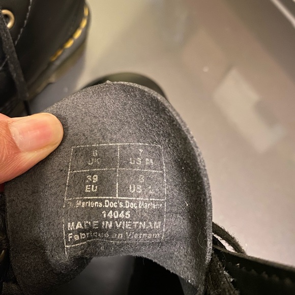 Doc Martens Vegan Leather 1460 8 Eye Lace Up Boots - Picture 5 of 6